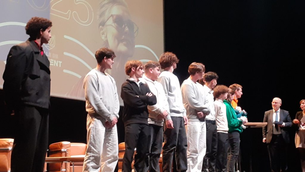 Les élèves de CAP Électricité reçoivent le "Trophée des Talents" à la cérémonie des vœux de la mairie de Lorient 2025 1